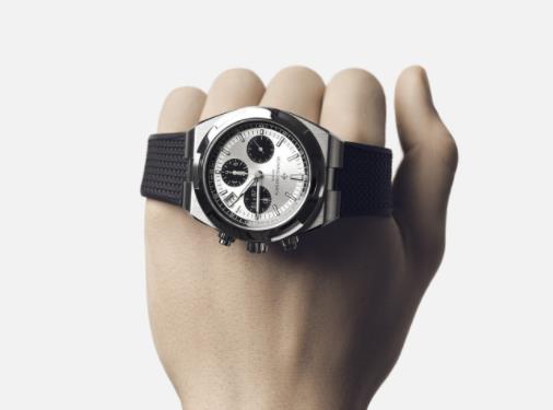 江诗丹顿推出熊猫表盘海外计时腕表（图3）